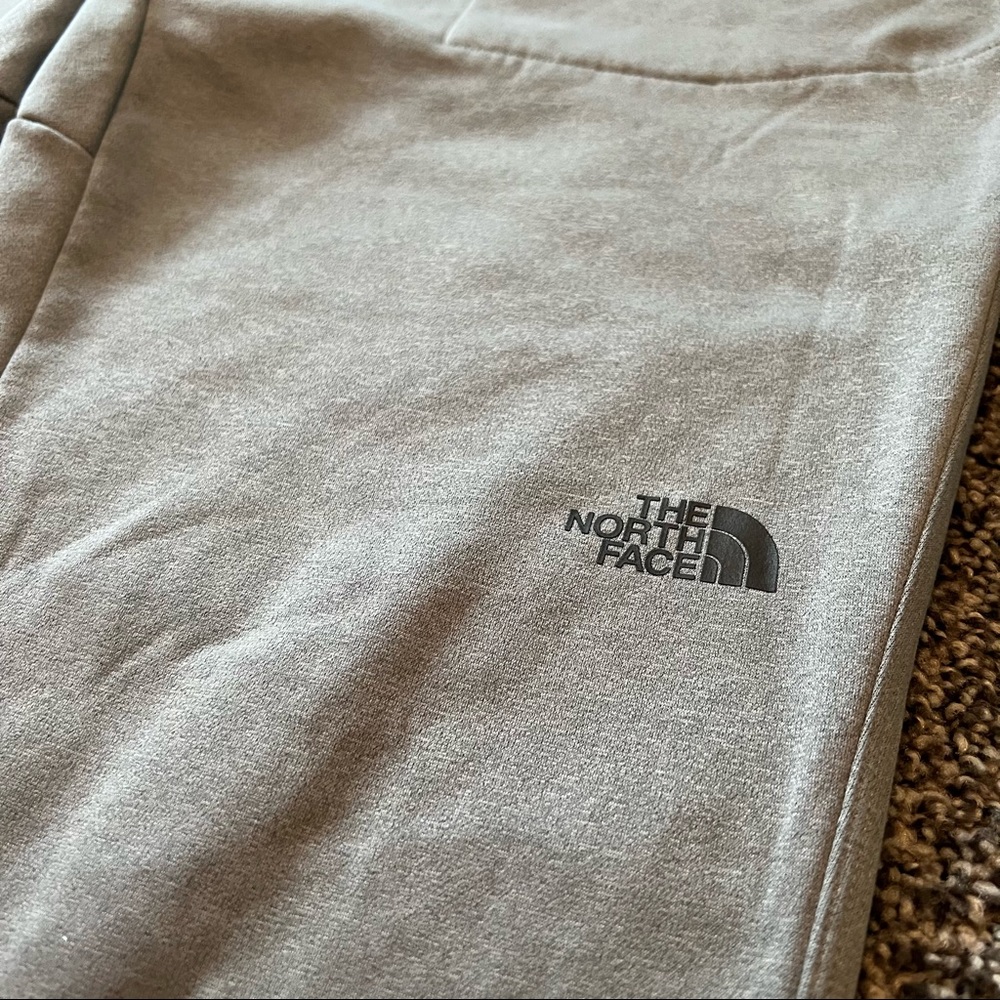 The North Face | Heather Grey Sweatpants | Mens L